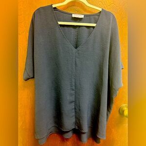 Discount Divas Boutique Navy Blue Airflow Top 1x